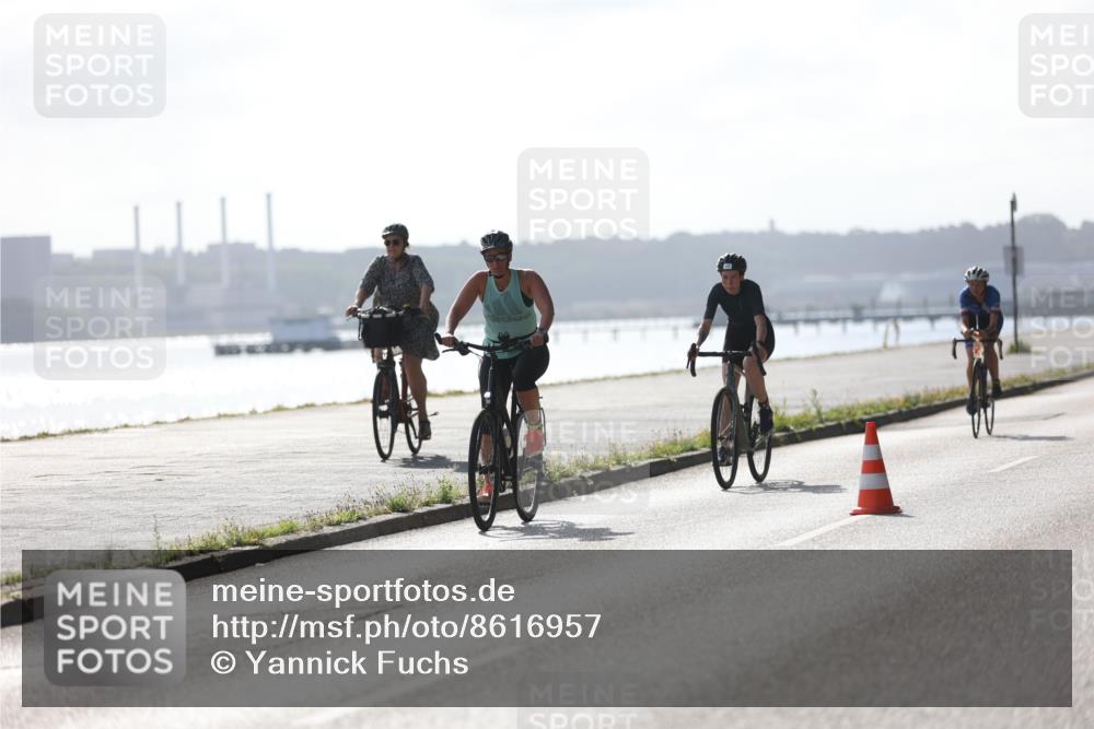 17.08.2025 - KN Förde Triathlon 2025 Yannick Fuchs http://msf.ph/oto/8616957 17.08.2025 09:38:29 Radfahren 108, 110, 131, 141, 199 meine-sportfotos.de