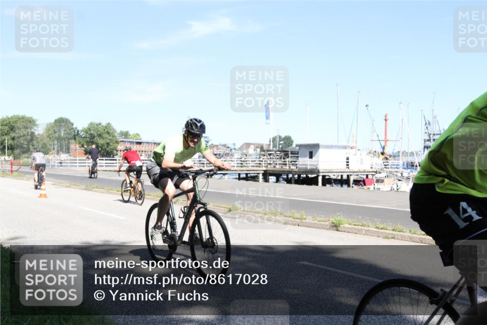 17.08.2025 - KN Förde Triathlon 2025 Yannick Fuchs http://msf.ph/oto/8617028 17.08.2025 11:44:28 Radfahren 325, 329, 350, 371, 385, 616 meine-sportfotos.de