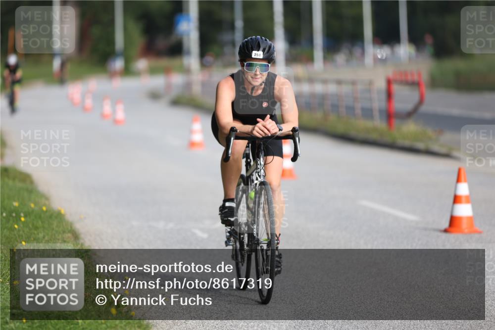 17.08.2025 - KN Förde Triathlon 2025 Yannick Fuchs http://msf.ph/oto/8617319 17.08.2025 09:39:56 Radfahren 136, 153, 160, 183, 186, 220, 245, 250, 103, 149, 192, 220 meine-sportfotos.de