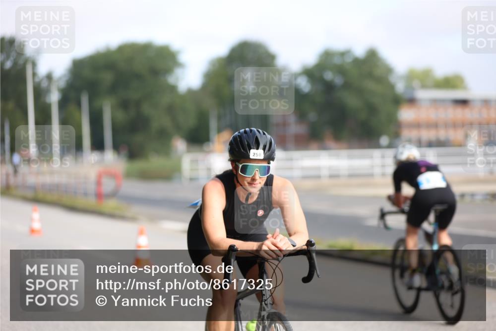 17.08.2025 - KN Förde Triathlon 2025 Yannick Fuchs http://msf.ph/oto/8617325 17.08.2025 09:39:57 Radfahren 136, 153, 160, 183, 186, 245, 250, 103, 136, 149, 153, 192, 220 meine-sportfotos.de