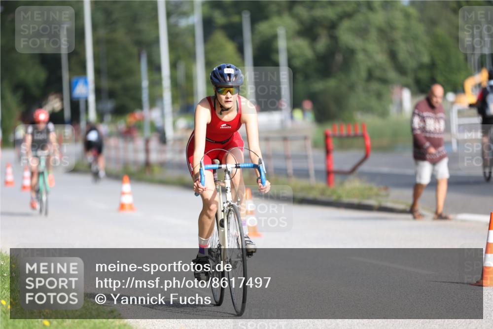 17.08.2025 - KN Förde Triathlon 2025 Yannick Fuchs http://msf.ph/oto/8617497 17.08.2025 09:40:54 Radfahren 119, 172, 211, 199, 207 meine-sportfotos.de
