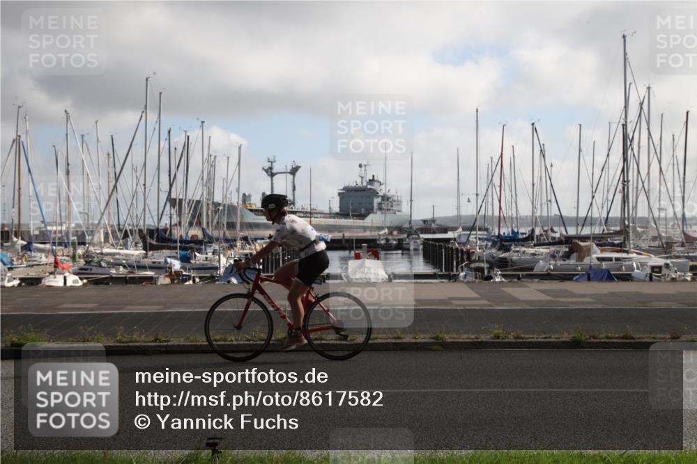17.08.2025 - KN Förde Triathlon 2025 Yannick Fuchs http://msf.ph/oto/8617582 17.08.2025 09:46:06 Radfahren 121, 243, 249 meine-sportfotos.de