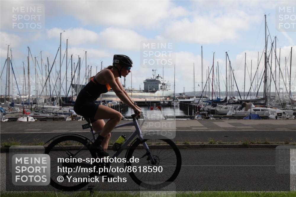 17.08.2025 - KN Förde Triathlon 2025 Yannick Fuchs http://msf.ph/oto/8618590 17.08.2025 10:03:24 Radfahren 158, 169 meine-sportfotos.de