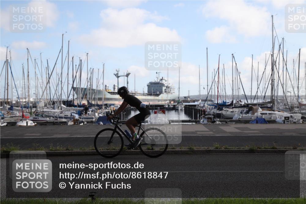 17.08.2025 - KN Förde Triathlon 2025 Yannick Fuchs http://msf.ph/oto/8618847 17.08.2025 10:12:40 Radfahren 200, 238, 246, 249 meine-sportfotos.de