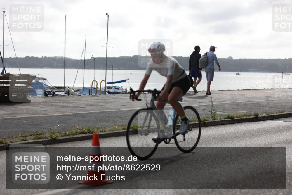 17.08.2025 - KN Förde Triathlon 2025 Yannick Fuchs http://msf.ph/oto/8622529 17.08.2025 09:49:34 Radfahren 110, 140, 153, 158, 179, 185, 240, 241, 173, 181 meine-sportfotos.de
