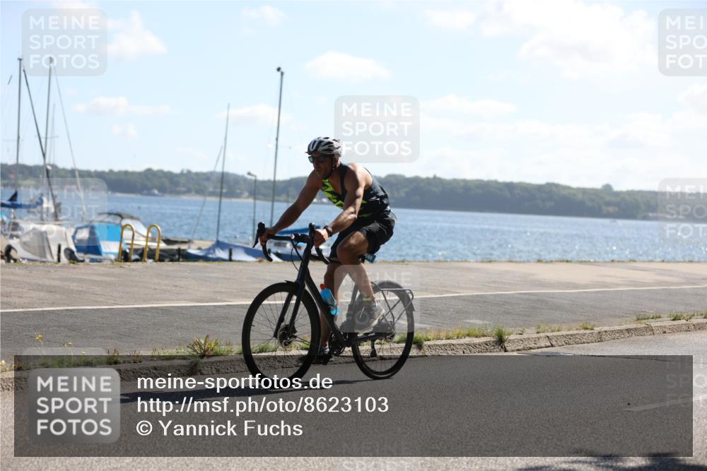 17.08.2025 - KN Förde Triathlon 2025 Yannick Fuchs http://msf.ph/oto/8623103 17.08.2025 11:13:24 Radfahren 287, 329, 330, 345, 353, 362, 374, 377, 380, 613, 619, 625, 638, 272, 330, 341, 621 meine-sportfotos.de