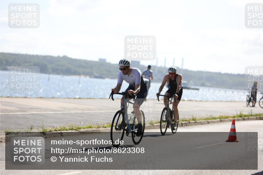 17.08.2025 - KN Förde Triathlon 2025 Yannick Fuchs http://msf.ph/oto/8623308 17.08.2025 11:14:40 Radfahren 296, 303, 328, 352, 361, 372, 606, 610, 263, 306, 349, 389 meine-sportfotos.de