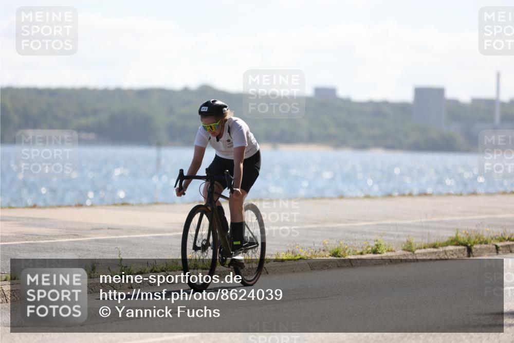 17.08.2025 - KN Förde Triathlon 2025 Yannick Fuchs http://msf.ph/oto/8624039 17.08.2025 11:24:00 Radfahren 261, 266, 288, 291, 296, 307, 362, 612, 614, 632, 349, 372, 610 meine-sportfotos.de