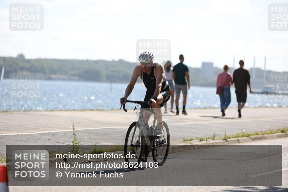 17.08.2025 - KN Förde Triathlon 2025 Yannick Fuchs http://msf.ph/oto/8624103 17.08.2025 11:24:47 Radfahren 303, 306, 389, 370, 621 meine-sportfotos.de