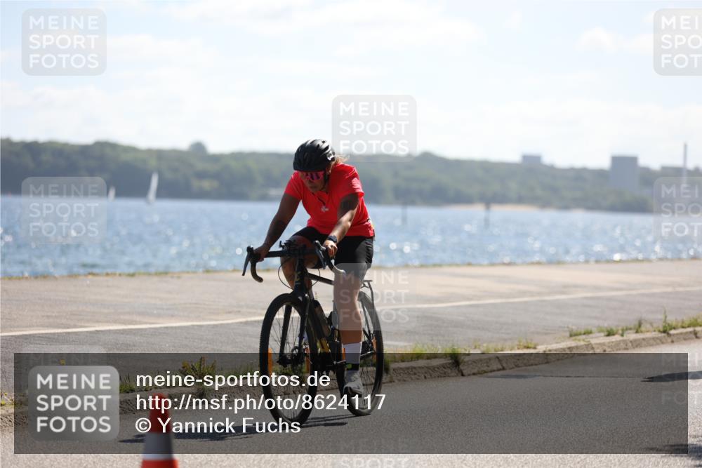 17.08.2025 - KN Förde Triathlon 2025 Yannick Fuchs http://msf.ph/oto/8624117 17.08.2025 11:25:03 Radfahren 284, 300, 308, 309, 356, 374, 606, 306, 328, 373, 389, 635 meine-sportfotos.de