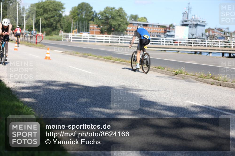17.08.2025 - KN Förde Triathlon 2025 Yannick Fuchs http://msf.ph/oto/8624166 17.08.2025 11:25:36 Radfahren 288, 296, 307, 349, 372, 610, 617, 630, 633, 261, 285, 295, 377, 617, 629, 630, 632 meine-sportfotos.de