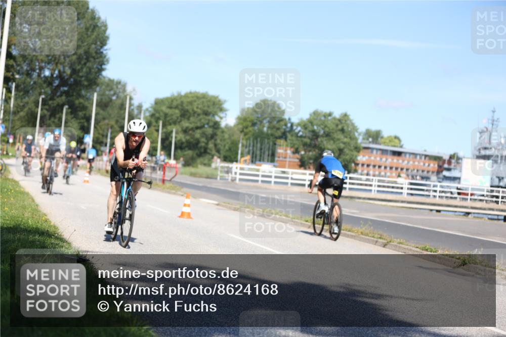 17.08.2025 - KN Förde Triathlon 2025 Yannick Fuchs http://msf.ph/oto/8624168 17.08.2025 11:25:36 Radfahren 288, 296, 307, 349, 372, 610, 617, 630, 633, 261, 285, 295, 377, 617, 629, 630, 632 meine-sportfotos.de