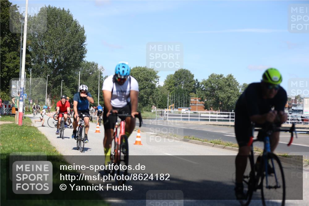 17.08.2025 - KN Förde Triathlon 2025 Yannick Fuchs http://msf.ph/oto/8624182 17.08.2025 11:25:40 Radfahren 288, 296, 307, 332, 349, 372, 610, 642, 296, 617, 629, 630, 632, 633 meine-sportfotos.de