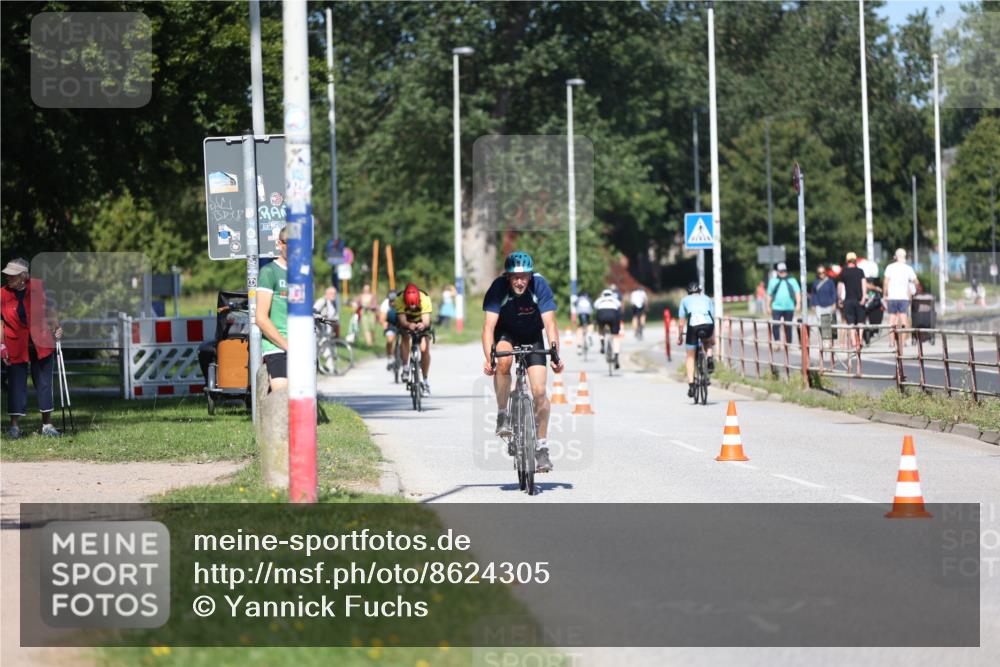 17.08.2025 - KN Förde Triathlon 2025 Yannick Fuchs http://msf.ph/oto/8624305 17.08.2025 11:28:00 Radfahren 264, 282, 297, 304, 320, 369, 626, 282, 319, 323, 382, 615, 618, 624, 627 meine-sportfotos.de