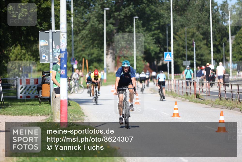 17.08.2025 - KN Förde Triathlon 2025 Yannick Fuchs http://msf.ph/oto/8624307 17.08.2025 11:28:01 Radfahren 264, 297, 304, 320, 369, 626, 282, 319, 320, 323, 382, 627 meine-sportfotos.de