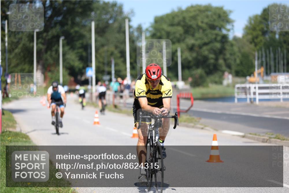 17.08.2025 - KN Förde Triathlon 2025 Yannick Fuchs http://msf.ph/oto/8624315 17.08.2025 11:28:06 Radfahren 297, 304, 369, 626, 264, 282, 320 meine-sportfotos.de