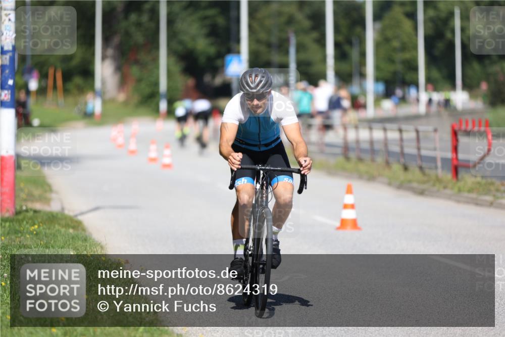 17.08.2025 - KN Förde Triathlon 2025 Yannick Fuchs http://msf.ph/oto/8624319 17.08.2025 11:28:08 Radfahren 297, 304, 626, 264, 369 meine-sportfotos.de
