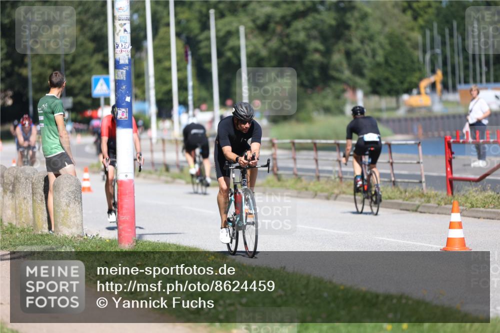 17.08.2025 - KN Förde Triathlon 2025 Yannick Fuchs http://msf.ph/oto/8624459 17.08.2025 11:32:00 Radfahren 272, 343, 355, 385, 390, 602, 280, 293, 339, 341, 343, 344, 385, 602, 634 meine-sportfotos.de