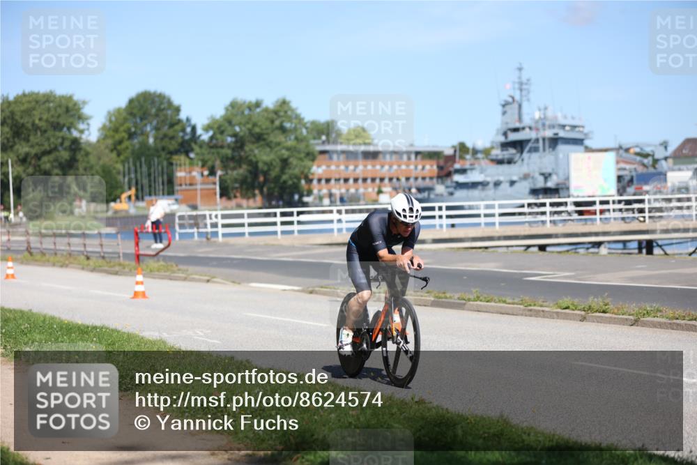 17.08.2025 - KN Förde Triathlon 2025 Yannick Fuchs http://msf.ph/oto/8624574 17.08.2025 11:33:26 Radfahren 280, 284, 296, 311, 327, 329, 339, 341, 350, 601, 633, 642, 327 meine-sportfotos.de