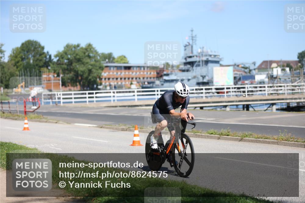 17.08.2025 - KN Förde Triathlon 2025 Yannick Fuchs http://msf.ph/oto/8624575 17.08.2025 11:33:26 Radfahren 280, 284, 296, 311, 327, 329, 339, 341, 350, 601, 633, 642, 327 meine-sportfotos.de
