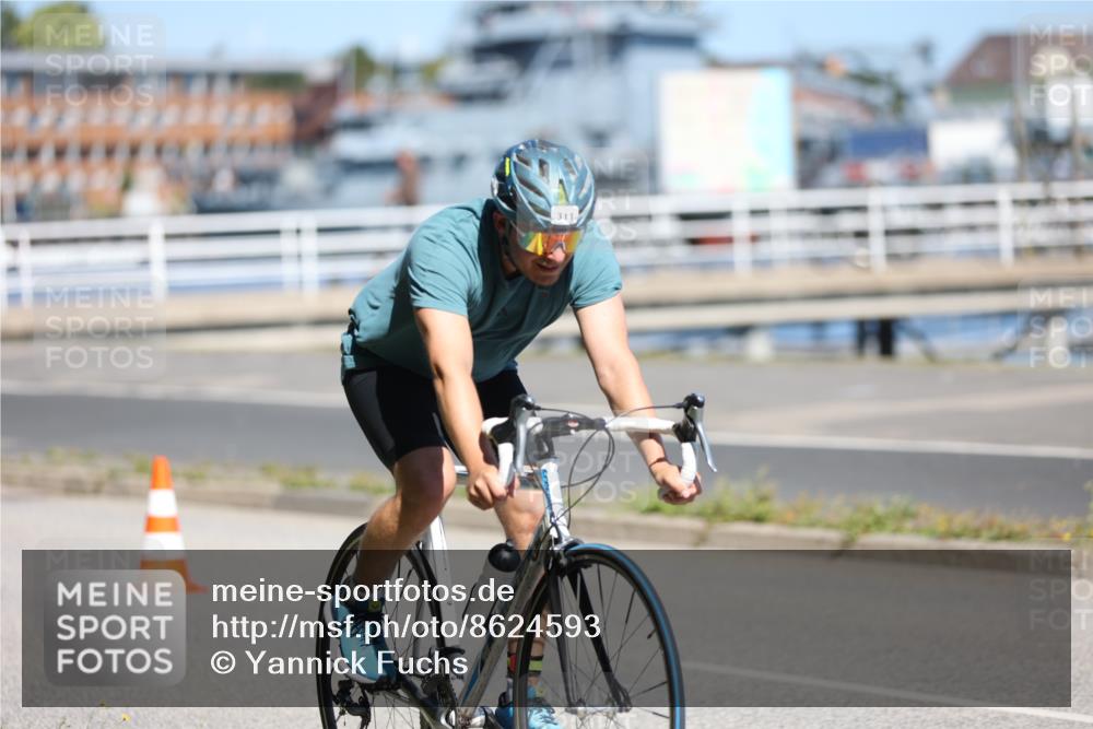 17.08.2025 - KN Förde Triathlon 2025 Yannick Fuchs http://msf.ph/oto/8624593 17.08.2025 11:33:33 Radfahren 293, 311, 329, 339, 341, 343, 371, 374, 613, 633, 638, 280, 284, 296, 329, 350, 601, 642 meine-sportfotos.de