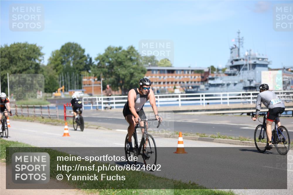 17.08.2025 - KN Förde Triathlon 2025 Yannick Fuchs http://msf.ph/oto/8624602 17.08.2025 11:33:39 Radfahren 293, 306, 343, 356, 371, 374, 389, 613, 638, 311, 329, 339, 341, 371, 633 meine-sportfotos.de