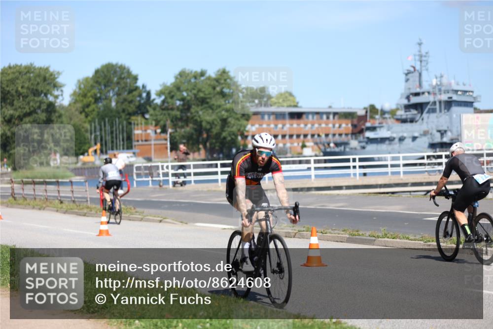 17.08.2025 - KN Förde Triathlon 2025 Yannick Fuchs http://msf.ph/oto/8624608 17.08.2025 11:33:41 Radfahren 293, 306, 343, 356, 370, 374, 389, 613, 638, 311, 371, 374, 633 meine-sportfotos.de