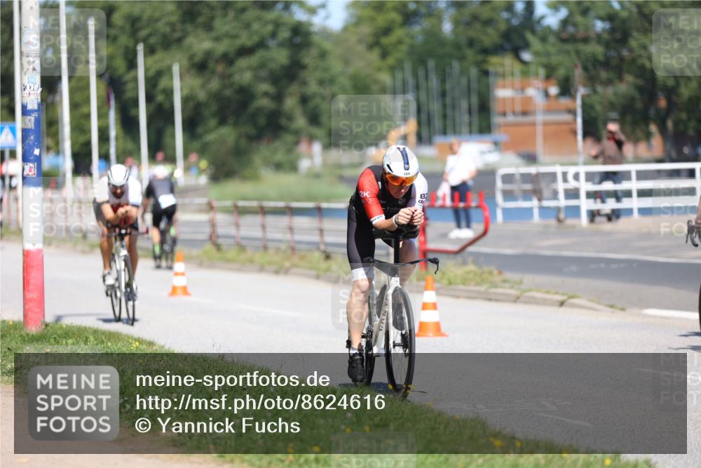 17.08.2025 - KN Förde Triathlon 2025 Yannick Fuchs http://msf.ph/oto/8624616 17.08.2025 11:33:45 Radfahren 281, 288, 293, 306, 356, 370, 389, 293, 343, 371, 374, 613, 638 meine-sportfotos.de