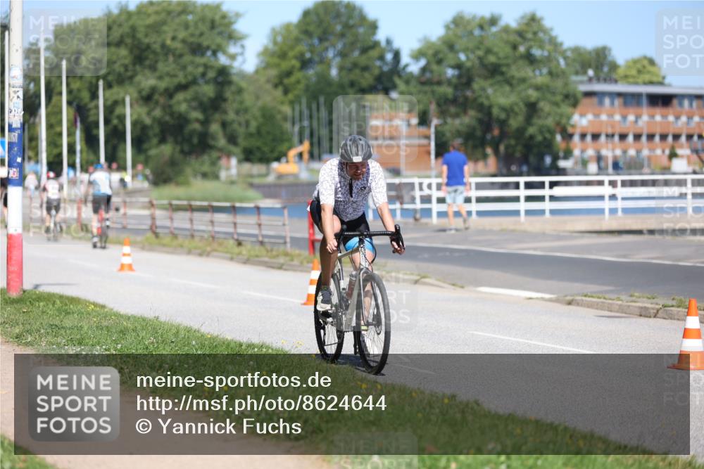 17.08.2025 - KN Förde Triathlon 2025 Yannick Fuchs http://msf.ph/oto/8624644 17.08.2025 11:34:28 Radfahren 300, 375, 632, 263, 291, 326, 367, 635 meine-sportfotos.de