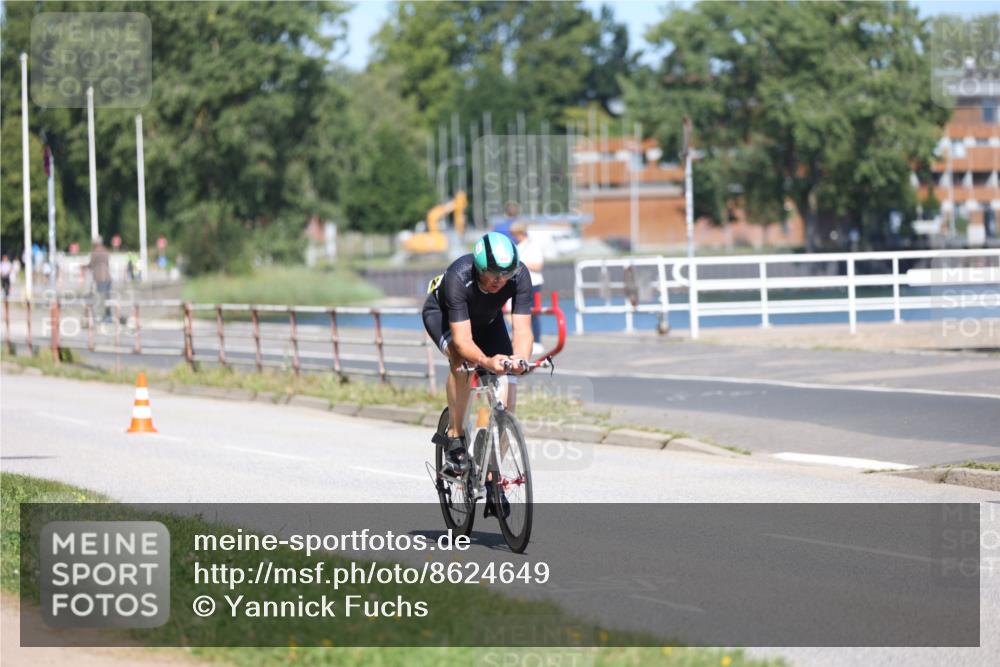 17.08.2025 - KN Förde Triathlon 2025 Yannick Fuchs http://msf.ph/oto/8624649 17.08.2025 11:34:35 Radfahren 300, 309, 348, 360, 365, 616, 632, 375 meine-sportfotos.de