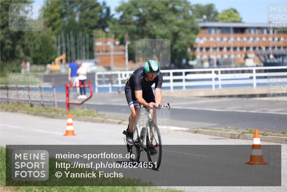 17.08.2025 - KN Förde Triathlon 2025 Yannick Fuchs http://msf.ph/oto/8624651 17.08.2025 11:34:36 Radfahren 300, 309, 348, 360, 363, 365, 608, 616, 632, 375 meine-sportfotos.de
