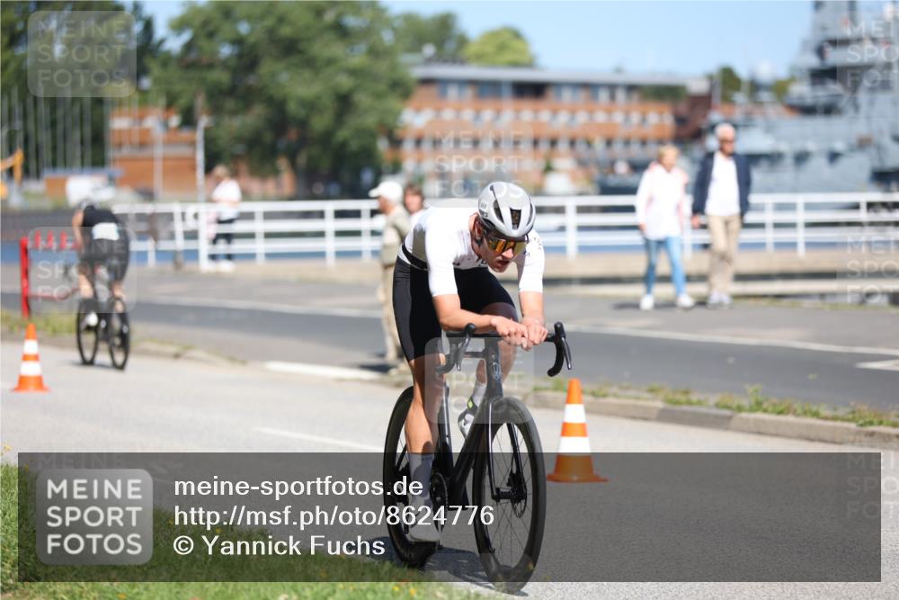 17.08.2025 - KN Förde Triathlon 2025 Yannick Fuchs http://msf.ph/oto/8624776 17.08.2025 11:36:04 Radfahren 300, 326, 352, 608, 612, 635, 368 meine-sportfotos.de