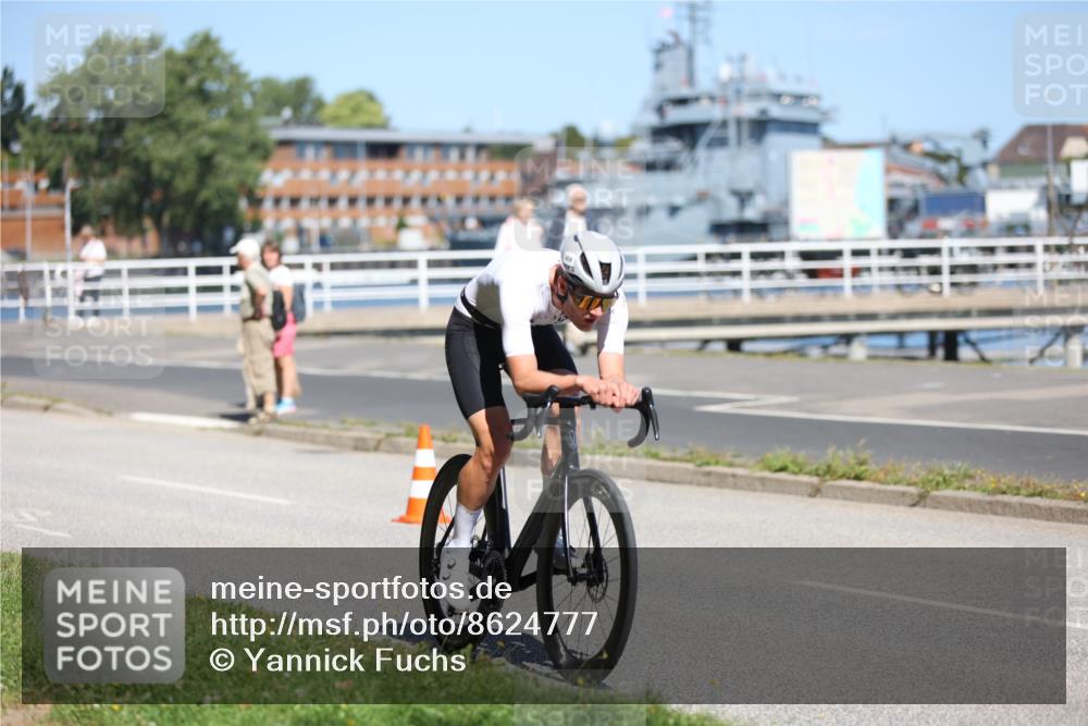 17.08.2025 - KN Förde Triathlon 2025 Yannick Fuchs http://msf.ph/oto/8624777 17.08.2025 11:36:04 Radfahren 300, 326, 352, 608, 612, 635, 368 meine-sportfotos.de
