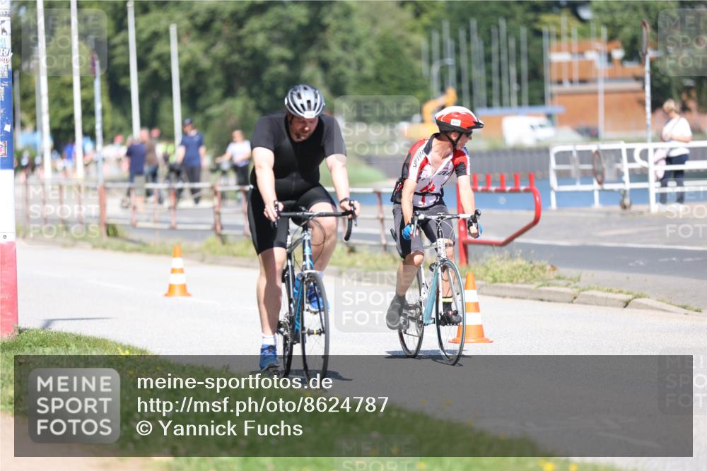 17.08.2025 - KN Förde Triathlon 2025 Yannick Fuchs http://msf.ph/oto/8624787 17.08.2025 11:36:09 Radfahren 300, 309, 326, 352, 612, 635, 608 meine-sportfotos.de