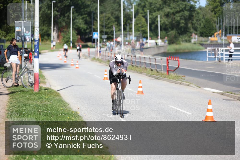 17.08.2025 - KN Förde Triathlon 2025 Yannick Fuchs http://msf.ph/oto/8624931 17.08.2025 11:38:52 Radfahren 304, 615, 627, 282, 626 meine-sportfotos.de
