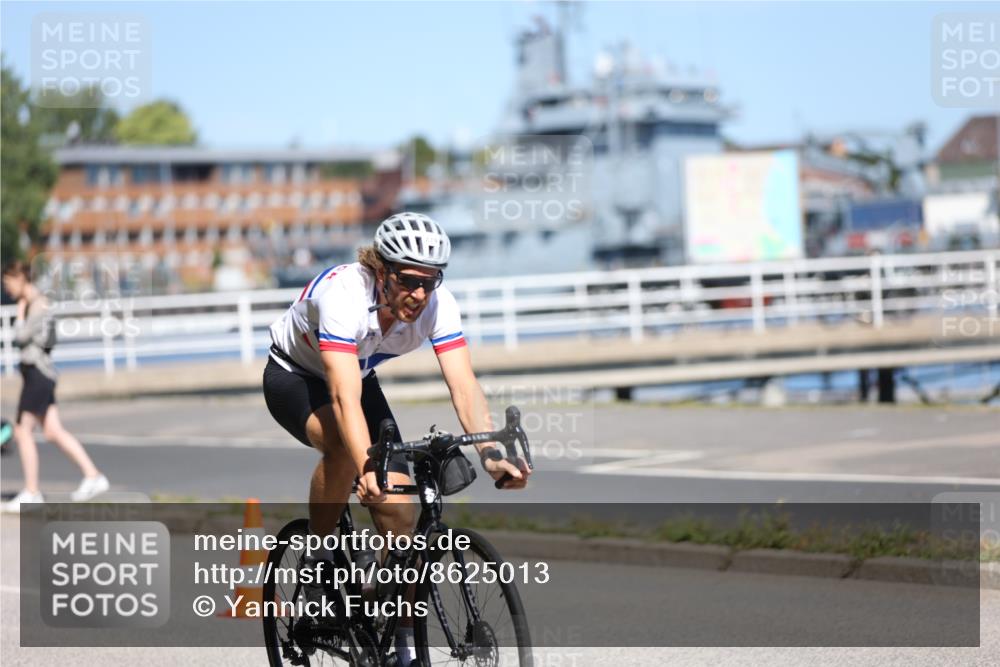 17.08.2025 - KN Förde Triathlon 2025 Yannick Fuchs http://msf.ph/oto/8625013 17.08.2025 11:41:17 Radfahren 279, 324, 604, 628, 387 meine-sportfotos.de