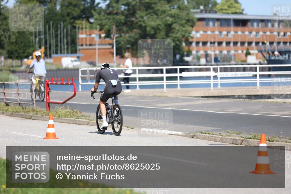 17.08.2025 - KN Förde Triathlon 2025 Yannick Fuchs http://msf.ph/oto/8625025 17.08.2025 11:41:27 Radfahren 604, 279, 324, 628 meine-sportfotos.de