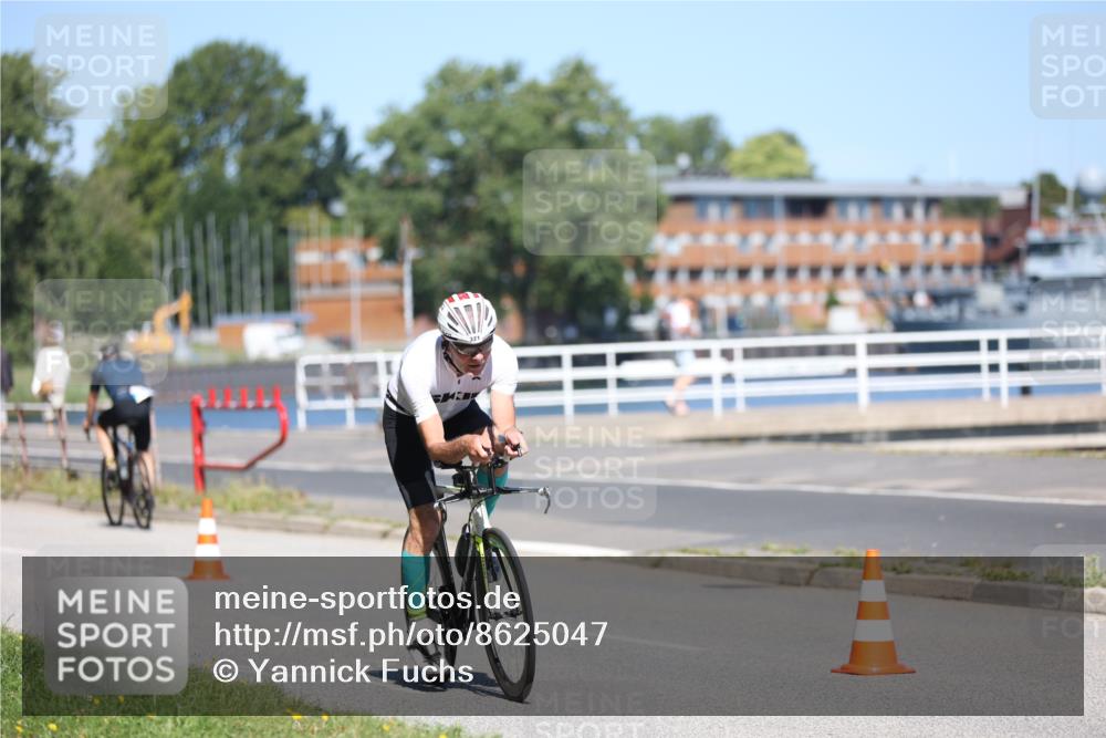 17.08.2025 - KN Förde Triathlon 2025 Yannick Fuchs http://msf.ph/oto/8625047 17.08.2025 11:42:10 Radfahren 302, 321, 327, 341, 355, 605, 312, 331, 338, 339, 607 meine-sportfotos.de