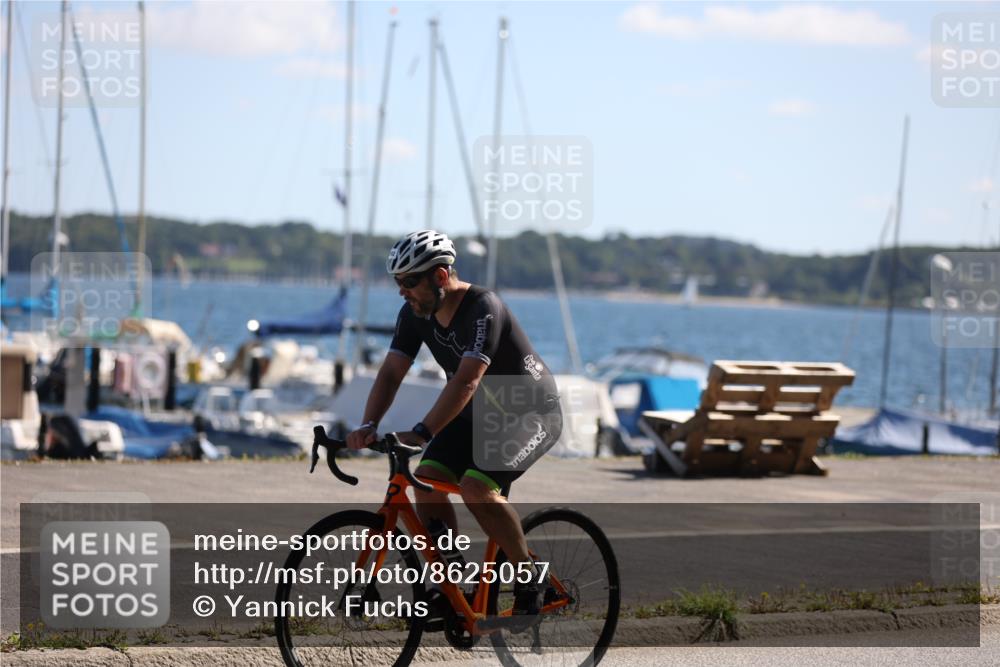17.08.2025 - KN Förde Triathlon 2025 Yannick Fuchs http://msf.ph/oto/8625057 17.08.2025 11:42:18 Radfahren 302, 316, 364, 605, 632, 321, 327, 341, 605 meine-sportfotos.de