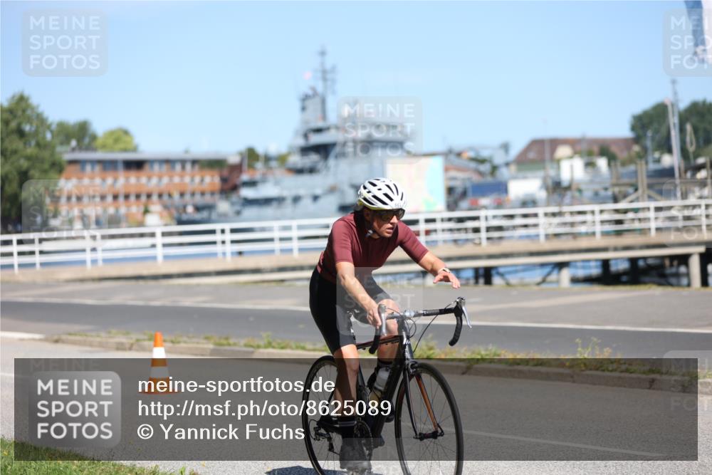 17.08.2025 - KN Förde Triathlon 2025 Yannick Fuchs http://msf.ph/oto/8625089 17.08.2025 11:42:44 Radfahren 387, 390, 602, 634, 642, 318 meine-sportfotos.de