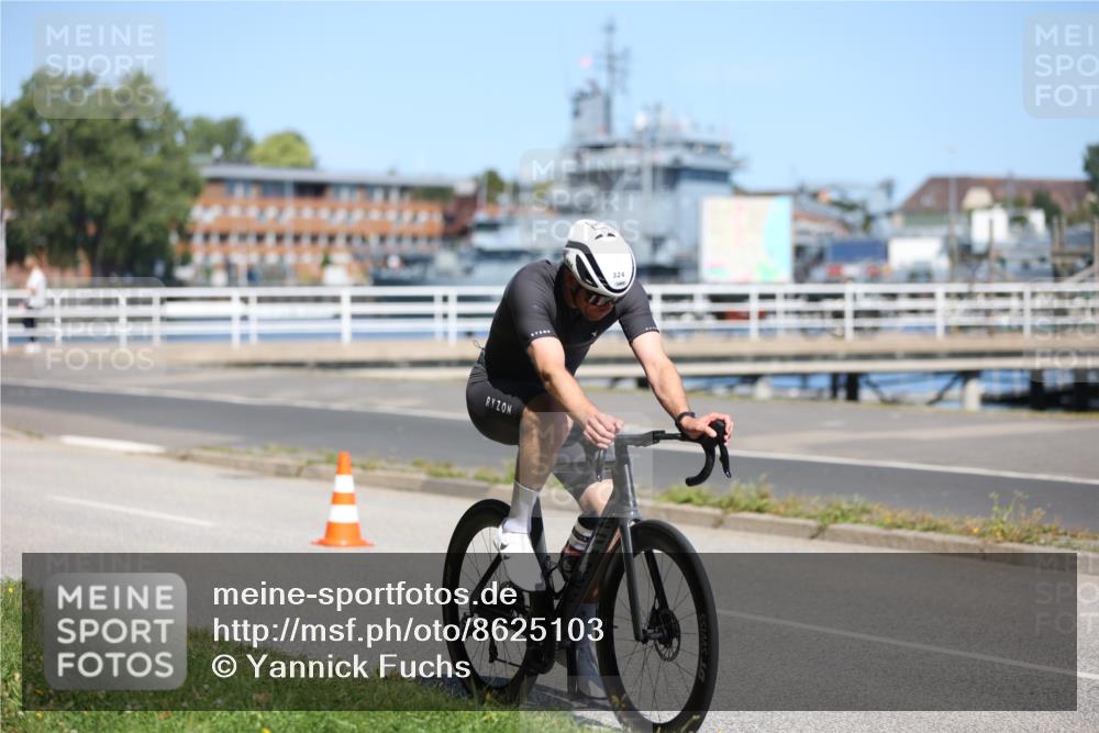 17.08.2025 - KN Förde Triathlon 2025 Yannick Fuchs http://msf.ph/oto/8625103 17.08.2025 11:43:04 Radfahren 293, 324, 344, 604, 641, 291, 379, 616 meine-sportfotos.de
