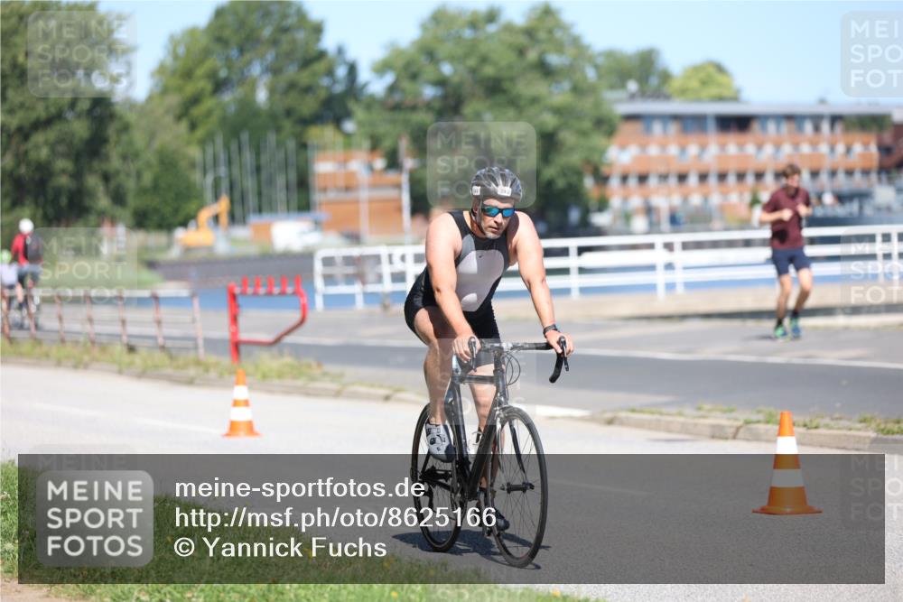 17.08.2025 - KN Förde Triathlon 2025 Yannick Fuchs http://msf.ph/oto/8625166 17.08.2025 11:44:12 Radfahren 343, 350, 374, 642, 302 meine-sportfotos.de