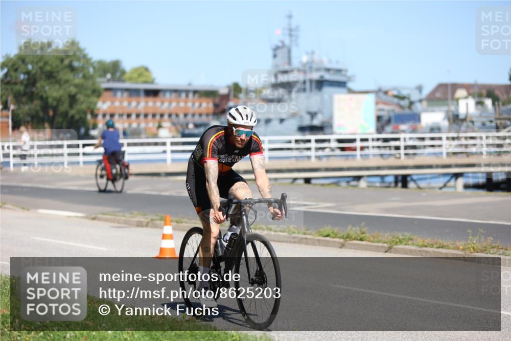 17.08.2025 - KN Förde Triathlon 2025 Yannick Fuchs http://msf.ph/oto/8625203 17.08.2025 11:44:49 Radfahren 293, 375, 370, 375 meine-sportfotos.de