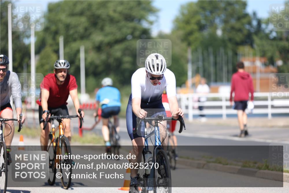 17.08.2025 - KN Förde Triathlon 2025 Yannick Fuchs http://msf.ph/oto/8625270 17.08.2025 11:46:07 Radfahren 326, 328, 329, 330, 350, 363, 371, 609, 311, 326, 372, 619 meine-sportfotos.de