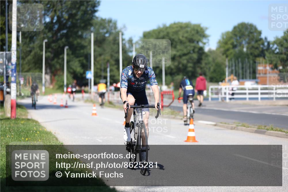 17.08.2025 - KN Förde Triathlon 2025 Yannick Fuchs http://msf.ph/oto/8625281 17.08.2025 11:46:16 Radfahren 330, 345, 356, 328, 329, 350, 371, 609 meine-sportfotos.de