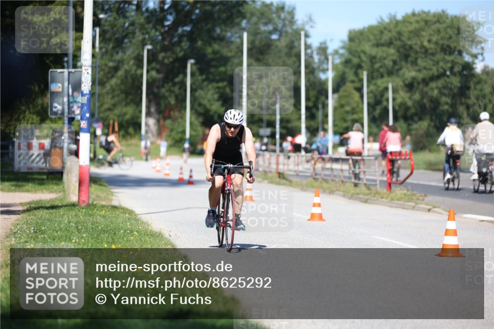 17.08.2025 - KN Förde Triathlon 2025 Yannick Fuchs http://msf.ph/oto/8625292 17.08.2025 11:46:27 Radfahren 345, 349, 370, 373, 617, 356 meine-sportfotos.de