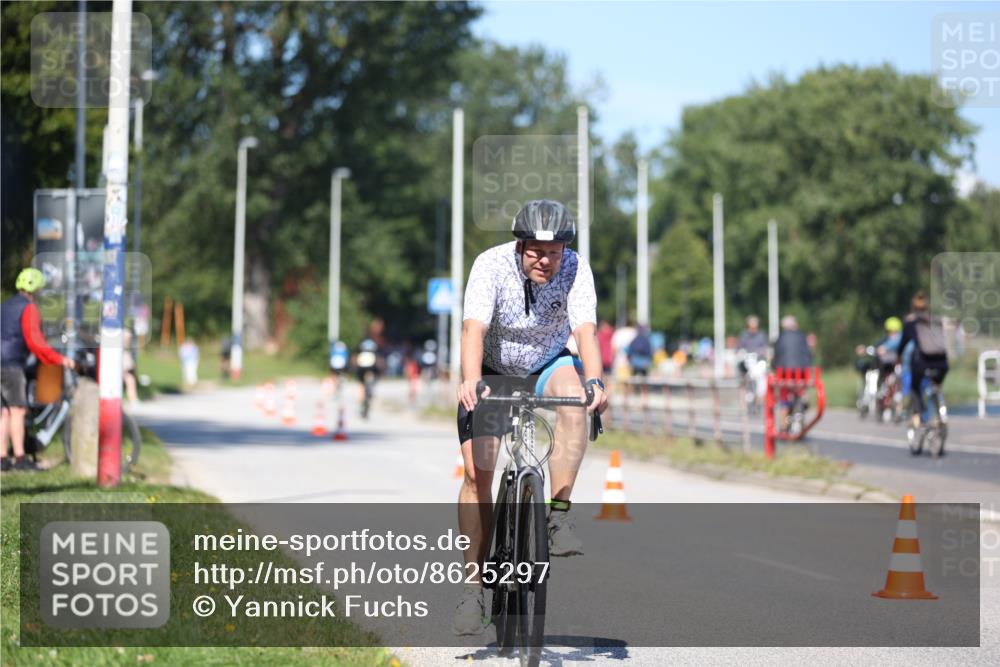 17.08.2025 - KN Förde Triathlon 2025 Yannick Fuchs http://msf.ph/oto/8625297 17.08.2025 11:46:44 Radfahren 375, 618 meine-sportfotos.de
