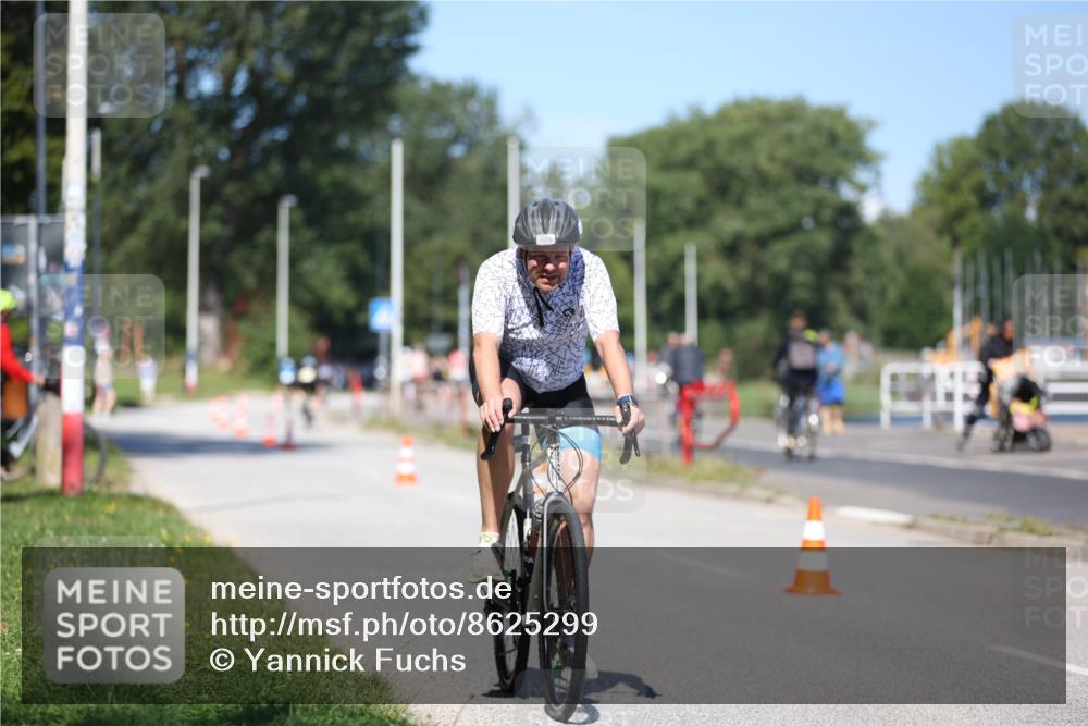 17.08.2025 - KN Förde Triathlon 2025 Yannick Fuchs http://msf.ph/oto/8625299 17.08.2025 11:46:45 Radfahren 375, 618 meine-sportfotos.de