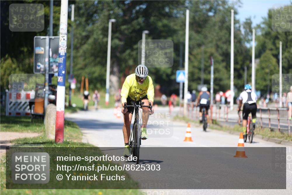 17.08.2025 - KN Förde Triathlon 2025 Yannick Fuchs http://msf.ph/oto/8625303 17.08.2025 11:47:13 Radfahren 365, 622, 380, 610 meine-sportfotos.de