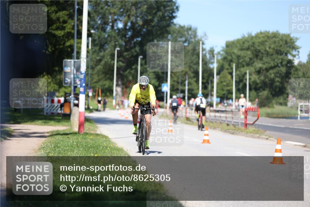 17.08.2025 - KN Förde Triathlon 2025 Yannick Fuchs http://msf.ph/oto/8625305 17.08.2025 11:47:13 Radfahren 365, 622, 380, 610 meine-sportfotos.de